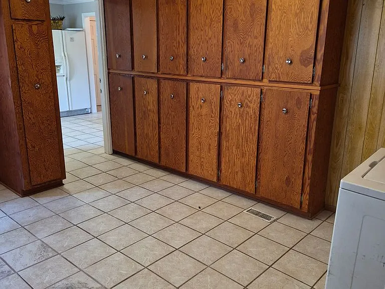 607 Pinetree Rd — Photo 7