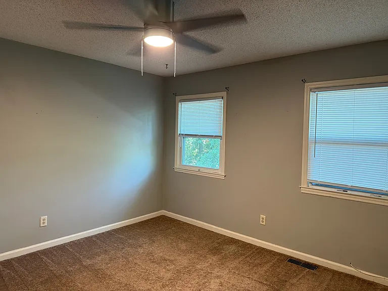 10 Commercial Row — Photo 23