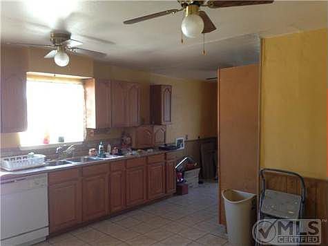 4th image of 813 Monclova Ln