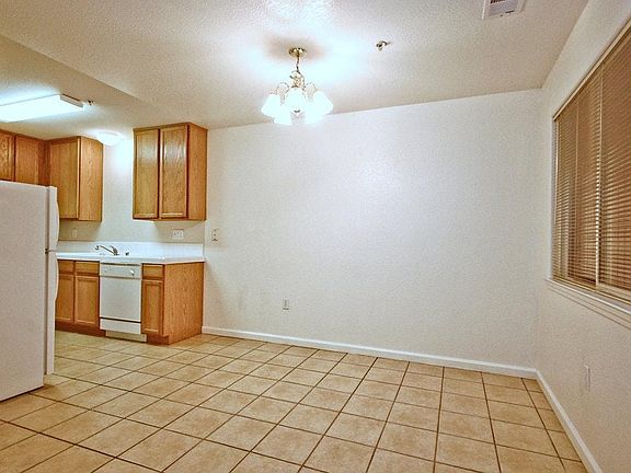 5th image of 1090 E Monte Vista Ave