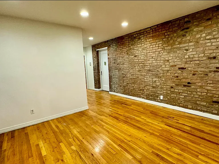 115 Essex St #4C — Photo 5