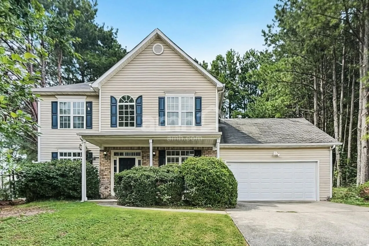 3 bed, 2.5 bath, 2000 sqft, $2,200 — Photo 1