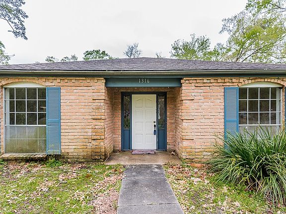 3rd image of 1316 Plantation Dr