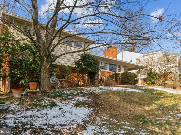 2924 S Grant St, Arlington, VA 22202