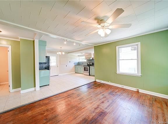 4th image of 405 E 18th St #1