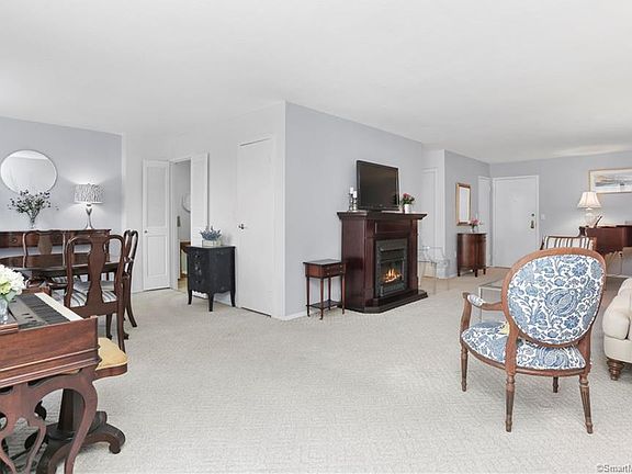 3rd image of 1 Strawberry Hill Ct APT 1D
