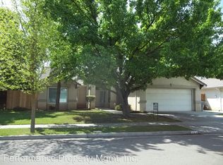 983 E Muncie Ave, Fresno, CA