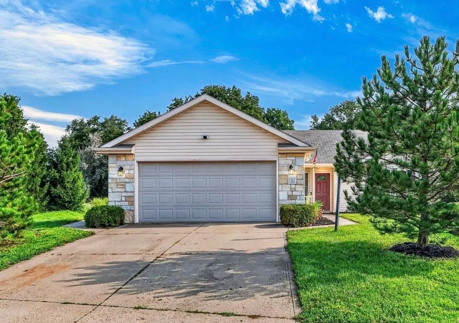 Check Out This 3-Bed, 2-Bath Home in Bluffton! — Photo 2