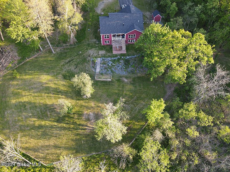 3rd image of 5 Bells Lane