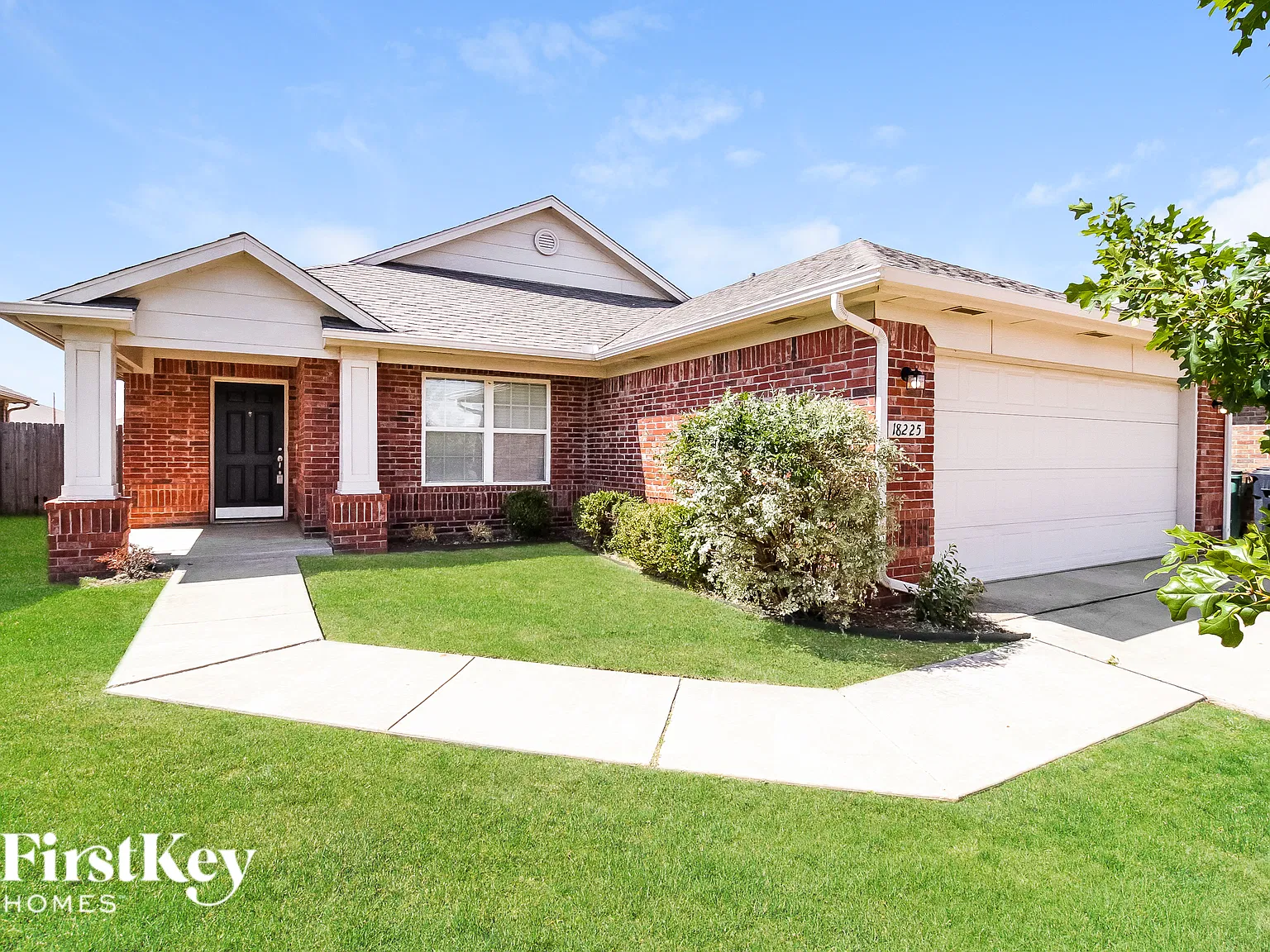 3 bed, 2.0 bath, 1669 sqft, $2,170 — Photo 1