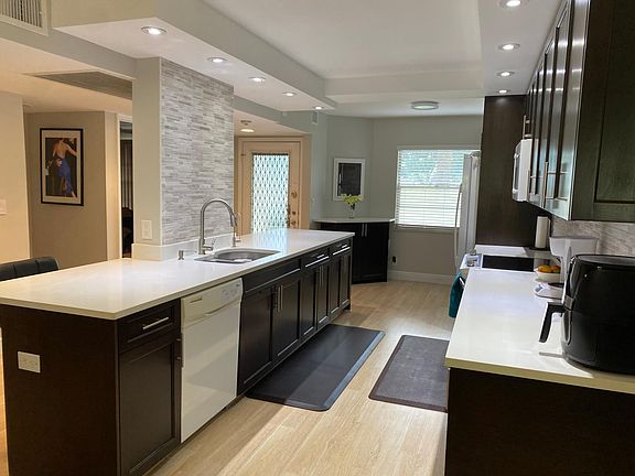 3rd image of 1501 Cayman Way APT E1