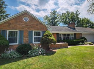 N71W15071 Plainview Dr, Menomonee Falls, WI 53051