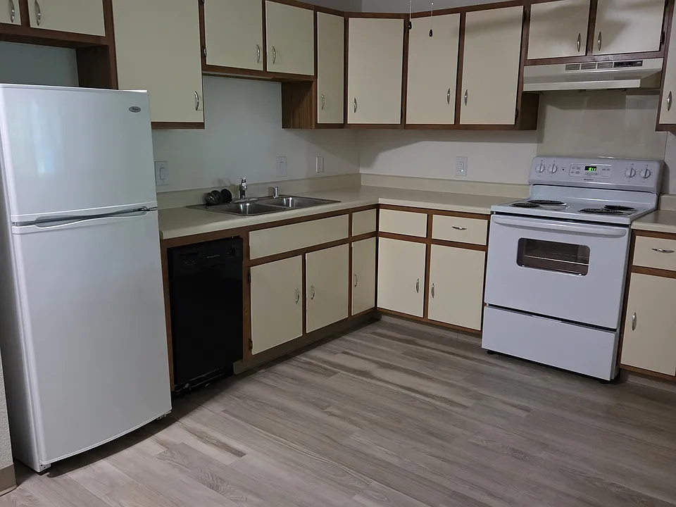 1 Bedroom kitchen, spacious enough room for a kitchen table