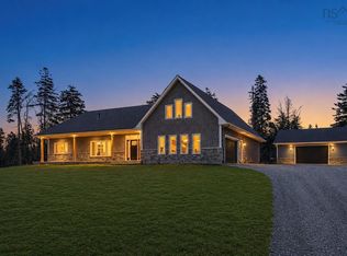 502 High Rd, Fall River, NS B2T1Z6