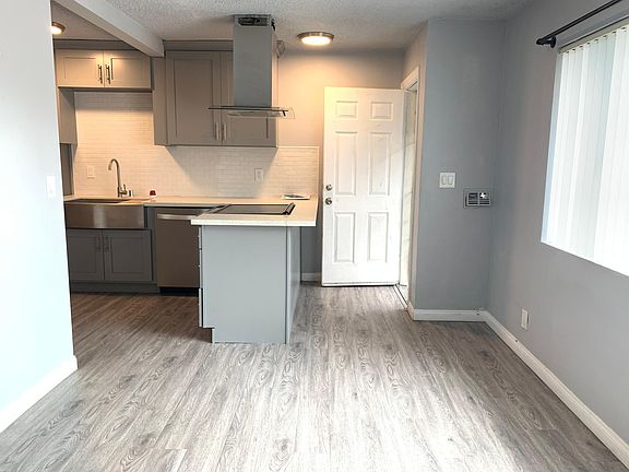 4th image of 420 Almond Ave #420