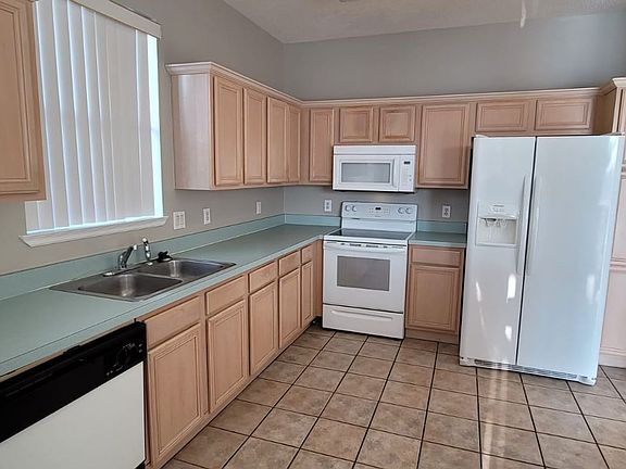 4th image of 601 Lake Biscayne Way