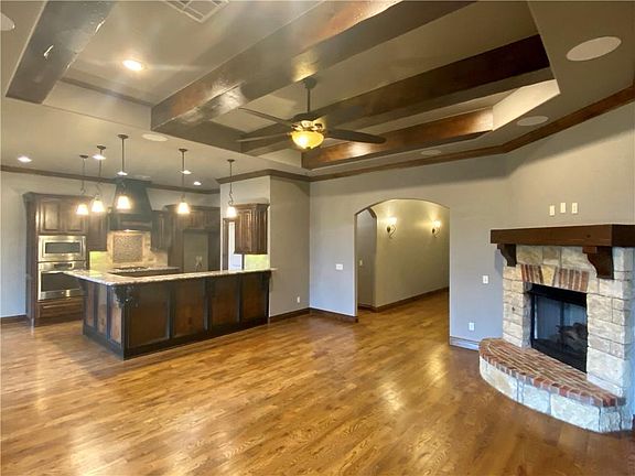 5th image of 4904 SW 129th St