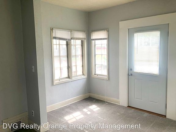 4th image of 4823 Cass St APT 1