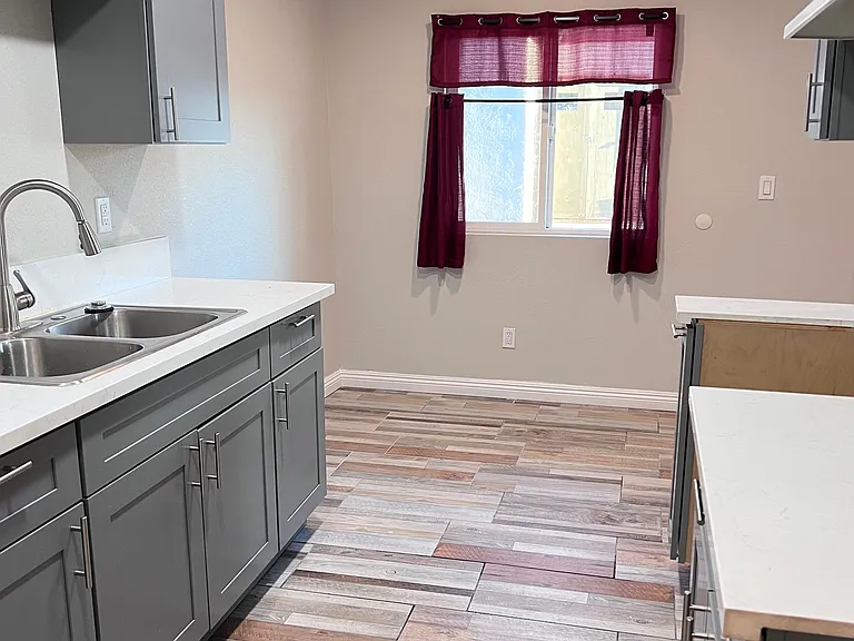408 Devener St #A — Photo 3