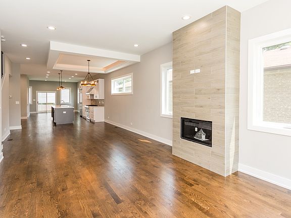 2nd image of 2729 N Maplewood Ave