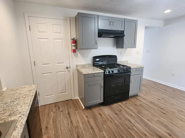 3707 W 8th Ave — Photo 9