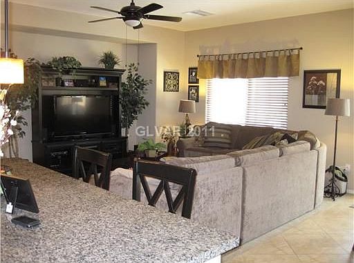 3rd image of 833 Fulford Ct