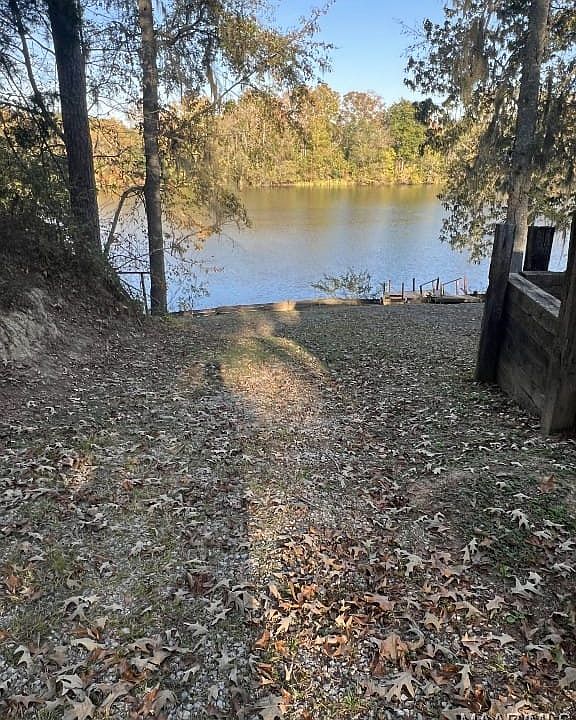 2nd image of 3 River Rd