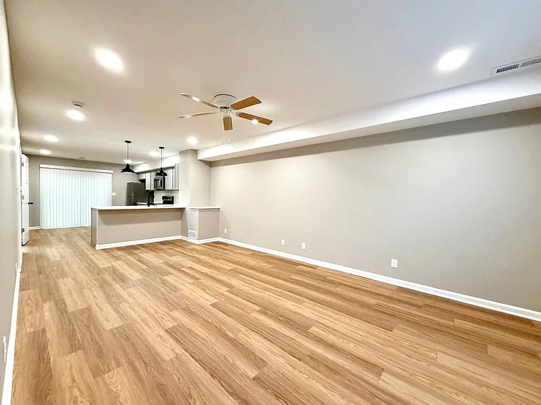 511 Glenstone Springs Dr — Photo 4