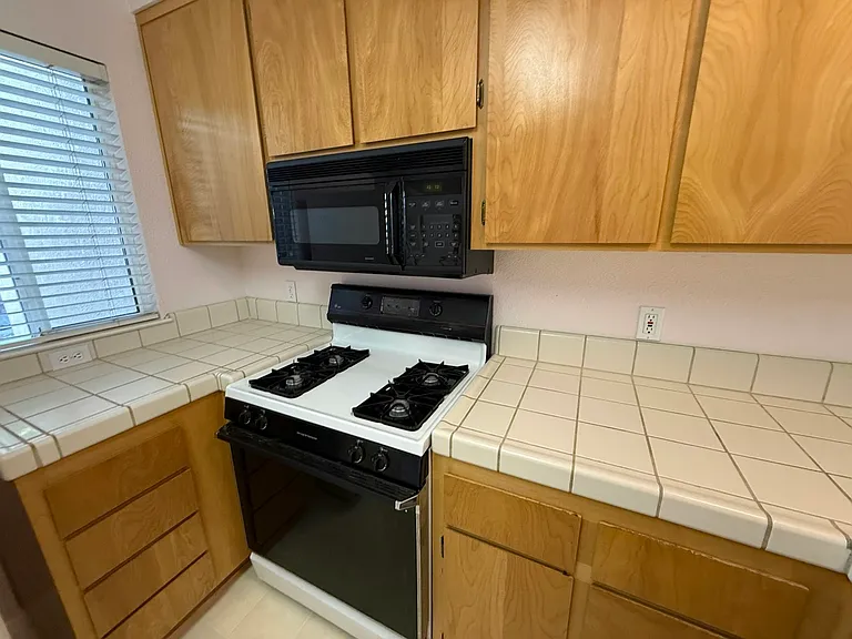 1707 Olympic Dr — Photo 4