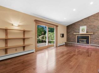 388 Hillview Ter, Franklin Lakes, NJ 07417