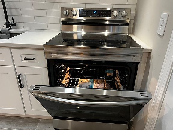 3rd image of 550 Prospect St