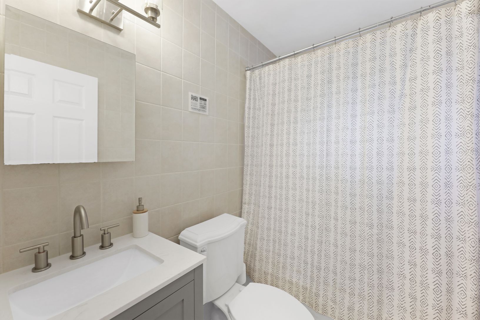  First Floor Bathroom with Tub