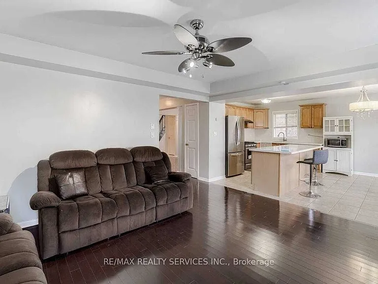 16 Ollie Ave — Photo 10