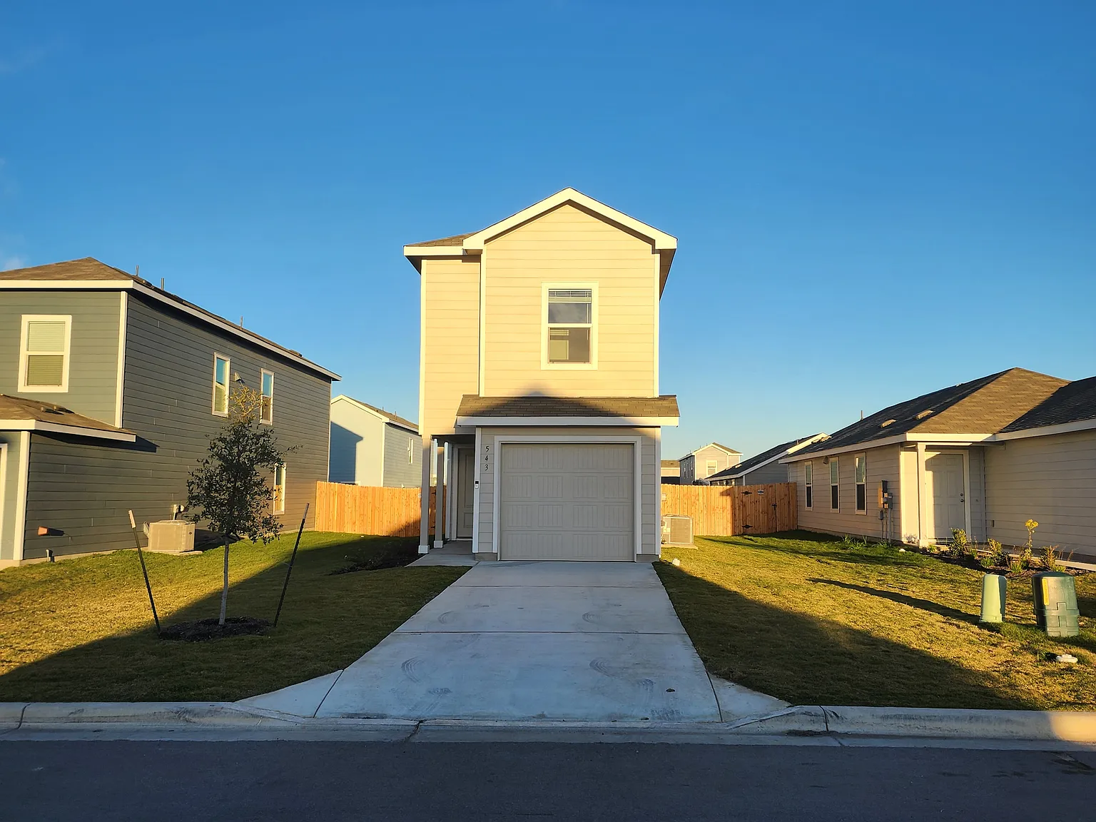 4 bed, 1535 sqft, $1,789 — Photo 2