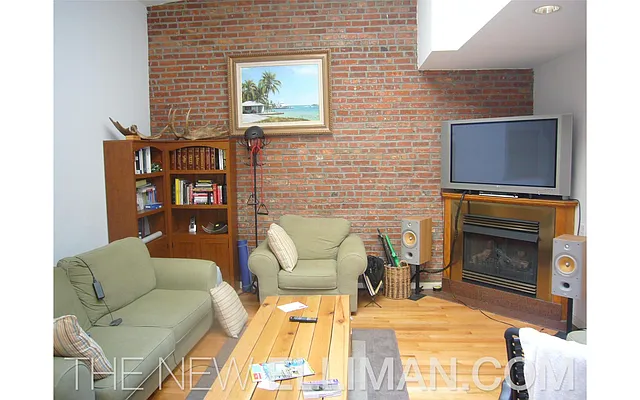 Rented by Douglas Elliman | media 10