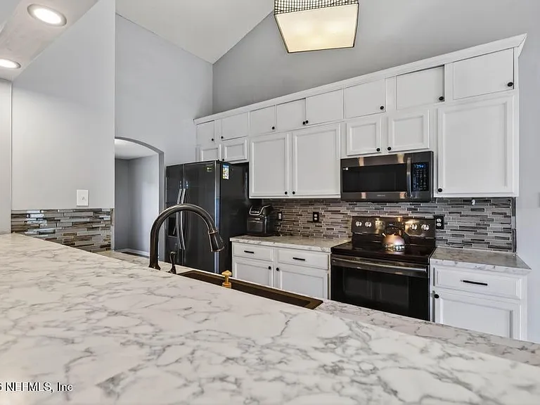 10842 Lydia Estates Dr — Photo 19