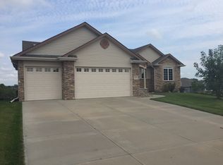11713 S 201st St, Gretna, NE 68028