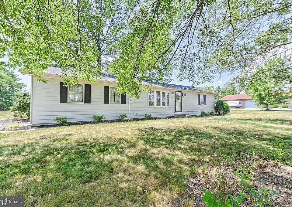 1st image of 2320 Biglerville Rd