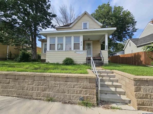 516 5th St SE, Mason City, IA 50401