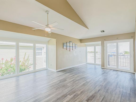 4th image of 15 Madaket Ct #15