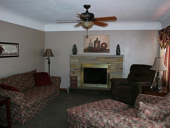 2nd image of 1319 W 38th St
