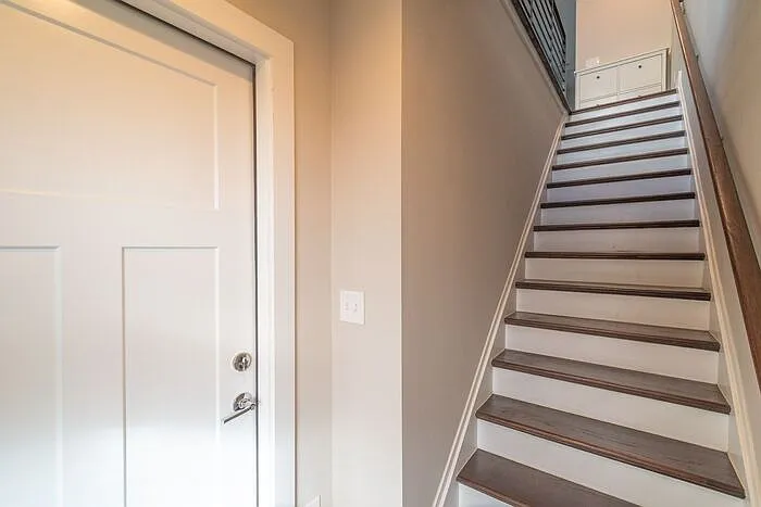 439 Southend Crossing Ln — Photo 5