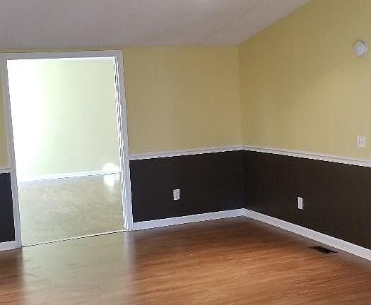 2nd image of 163 Brentwood Ln