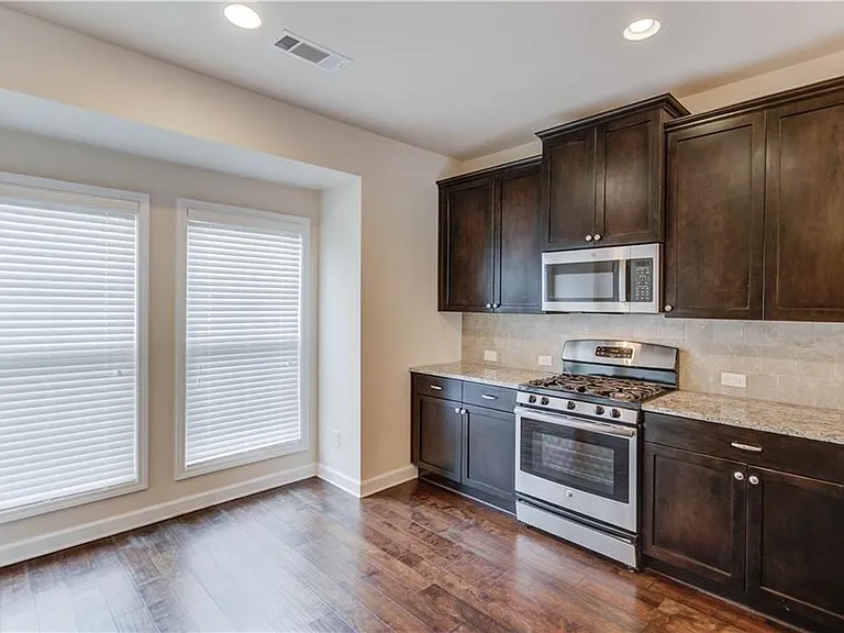 4258 Tacoma Trce — Photo 13