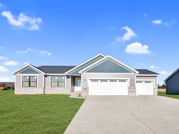 1408 S McLean St, Hudson, IL 61748