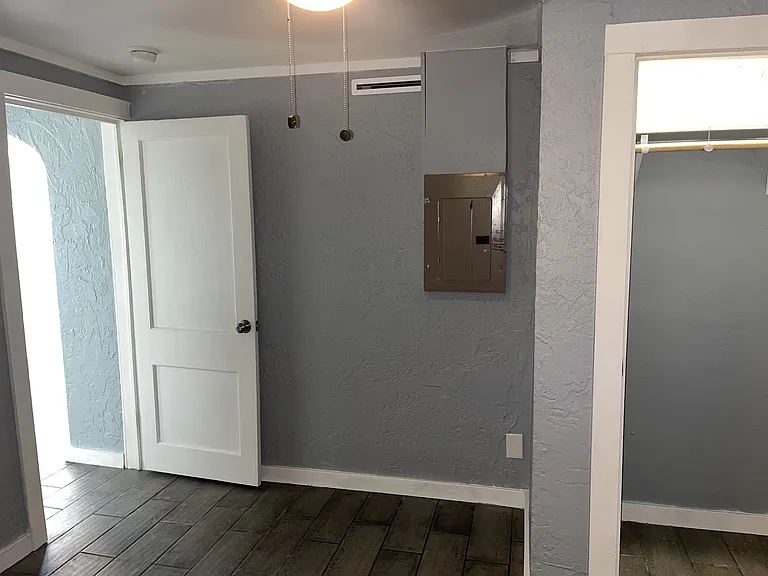 407-409 S 5th St #3 — Photo 10