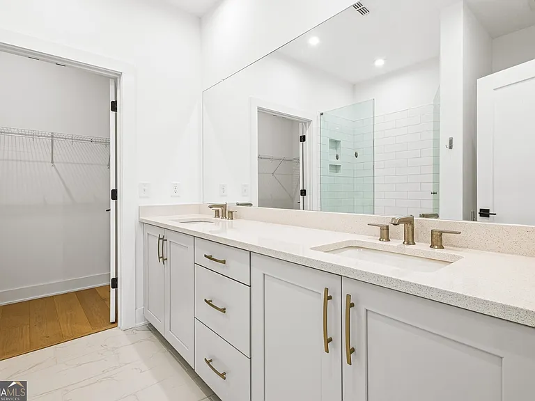 230 New St #1304 — Photo 19