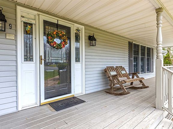 2nd image of 9 Laurel Pl