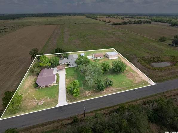 730 COUNTY ROAD 664, Devine, TX 78016
