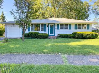 72 Woolacott Rd, Rochester, NY 14617